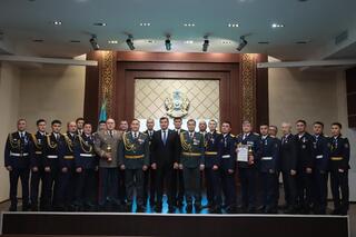 20 спасателей МЧС награждены государственными наградами в честь Дня Республики