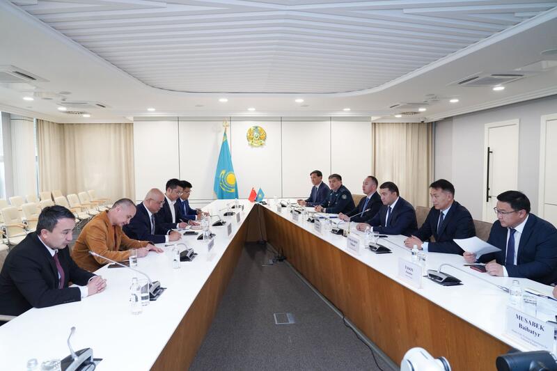 В ТУРКЕСТАНСКОЙ ОБЛАСТИ СТРОЯТ КРУПНУЮ СОЛНЕЧНУЮ ЭЛЕКТРОСТАНЦИЮ МОЩНОСТЬЮ 300 МВТ