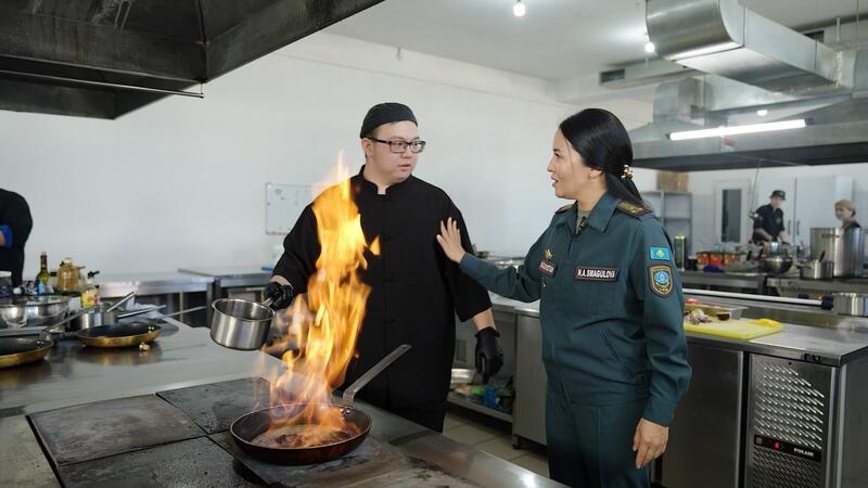 Кухня не прощает невнимательности: одна минута может обернуться пожаром