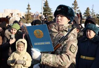 В Астане более двухсот новобранцев присягнули на верность Родине