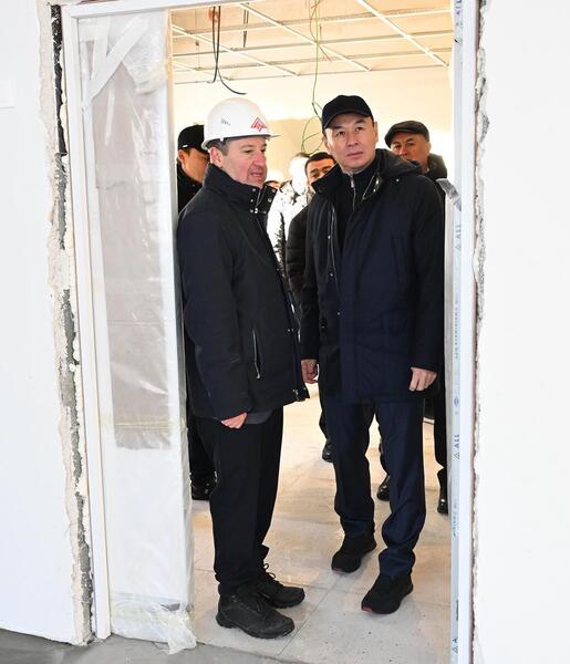 Аким Алматы проверил ход строительства ряда социальных объектов