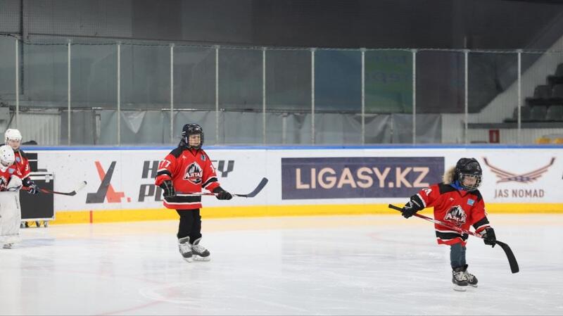 В ВКО стартовал турнир по хоккею среди детей и подростков