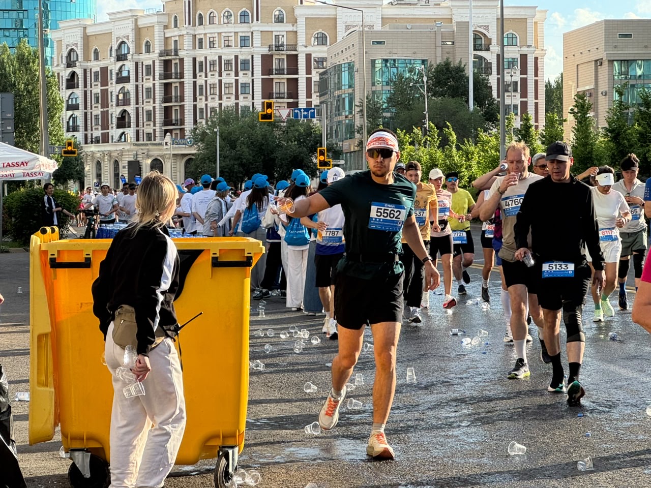 Участники Astana Half Marathon провели плоггинг в поддержку акции «Таза Қазақстан»