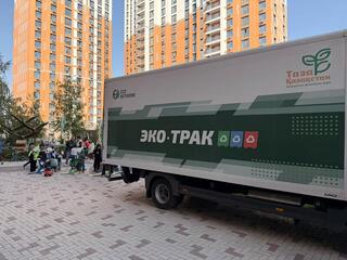 Участники экоакции в Алматы собрали около 200 кг вторсырья