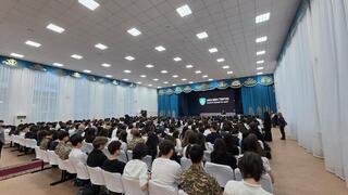 Столичным школьникам рассказали о защите от дипфейков, дропперов и мошеннических схем