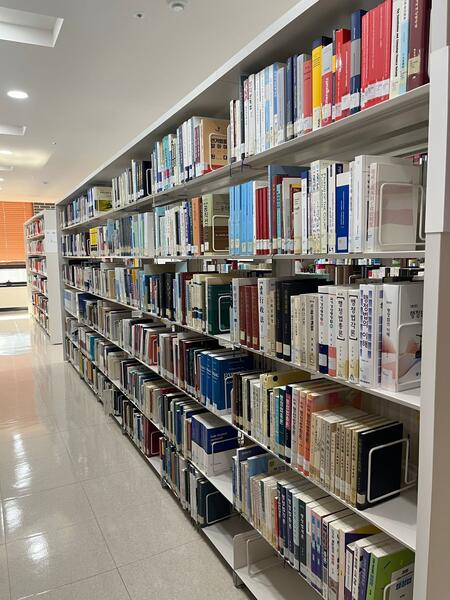 Сотрудники Аппарата Конституционного Суда Казахстана изучили работу библиотеки Конституционного Суда Республики Корея