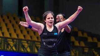 Аким СКО поздравил Анну Стратан с бронзой на чемпионате мира!