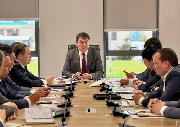 В ТУРКЕСТАНСКОЙ ОБЛАСТИ ОБСУДИЛИ КООРДИНАЦИЮ МЕР ПО БОРЬБЕ С САРАНЧОЙ