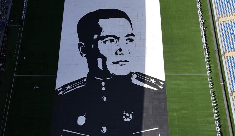 Свыше 600 детей из художественных кружков создали в Астане уникальный портрет ко Дню Победы