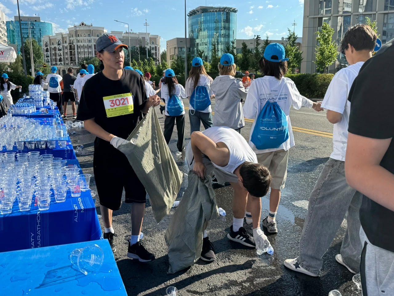 Участники Astana Half Marathon провели плоггинг в поддержку акции «Таза Қазақстан»