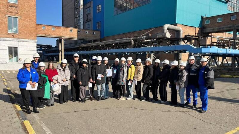 Урок мотивации на заводе: школьники Усть-Каменогорска встретились с успешными профессионалами