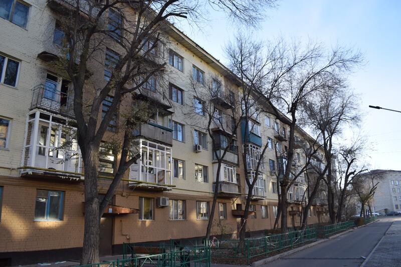 Аким города Ернат Бәзіл ознакомился с состоянием аварийных домов