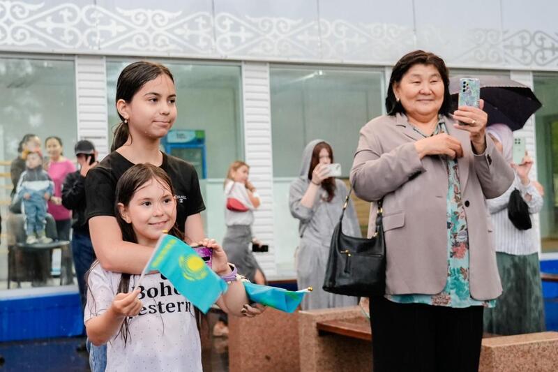 День госсимволов: торжественное шествие и концерт провели в Астане