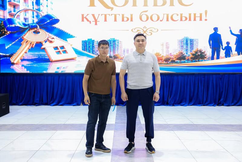 В ШЫМКЕНТЕ 40 СЕМЕЙ ИЗ ЧИСЛА ОЧЕРЕДНИКОВ ПОЛУЧИЛИ НОВЫЕ КВАРТИРЫ