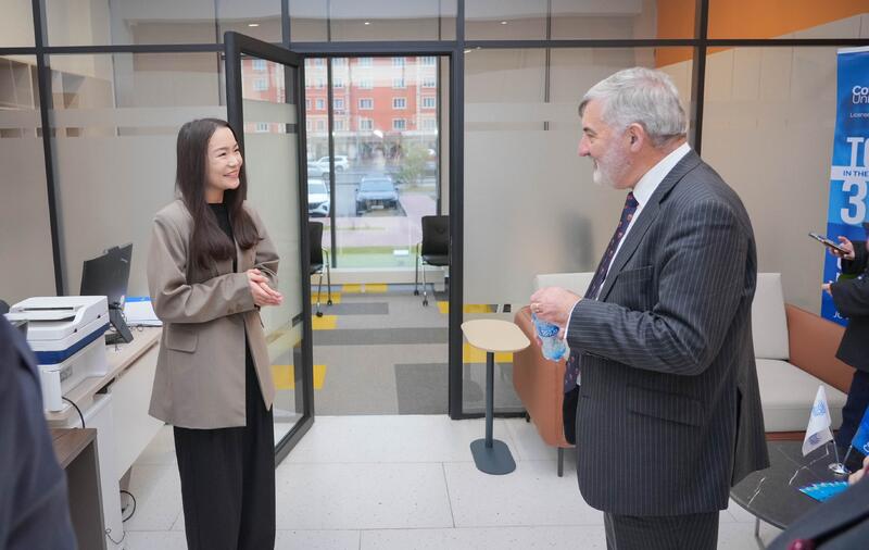 Лорд Алдердайс ознакомился с кампусами Coventry University и Cardiff University в Астане