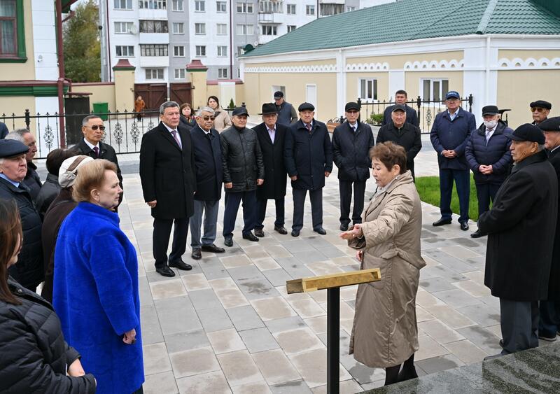 В честь Дня пожилых людей аким области встретился с ветеранами