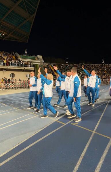 Паралимпийцы — участники зимних Игр стали почётными гостями матча в Алматы