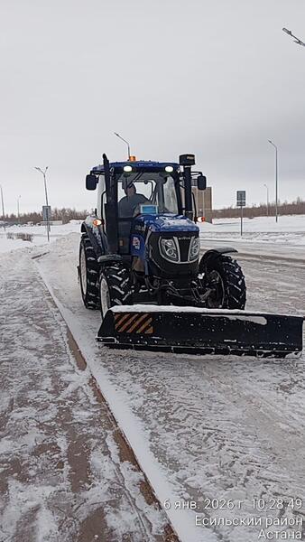 В Астане для очистки города от снега задействовано более 1 800 единиц спецтехники