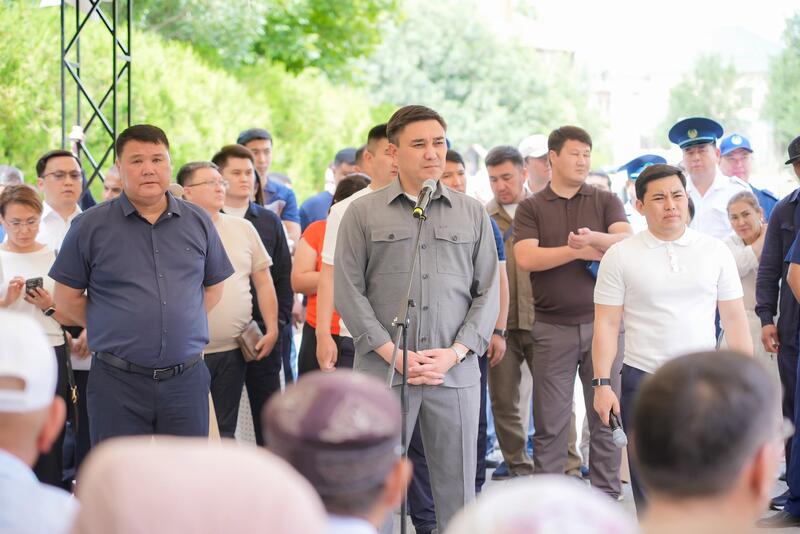 АКИМ ГОРОДА ВСТРЕТИЛСЯ С ЖИТЕЛЯМИ КАРАТАУСКОГО РАЙОНА