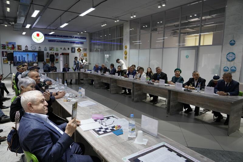 Год рабочих профессий: в Астане провели круглый стол «Встреча с человеком труда»