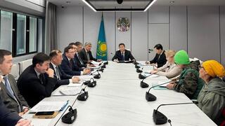 Айдарбек Сапаров провел личный прием граждан