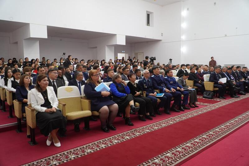 Развитие агросектора, дороги и социальные объекты: Марат Ахметжанов встретился с жителями Жаксынского района