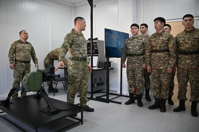 Курсанты военной кафедры на практике осваивают основы военно-учетной специальности