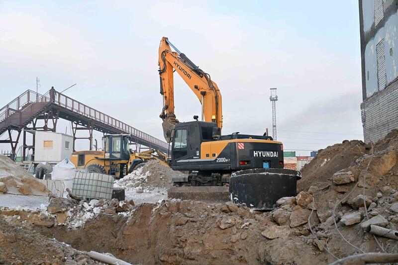 Здание железнодорожного вокзала в Семее модернизируется