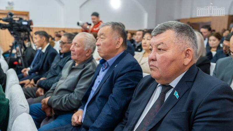 Аким ВКО на встрече с населением рассказал о развитии Катон-Карагайского района