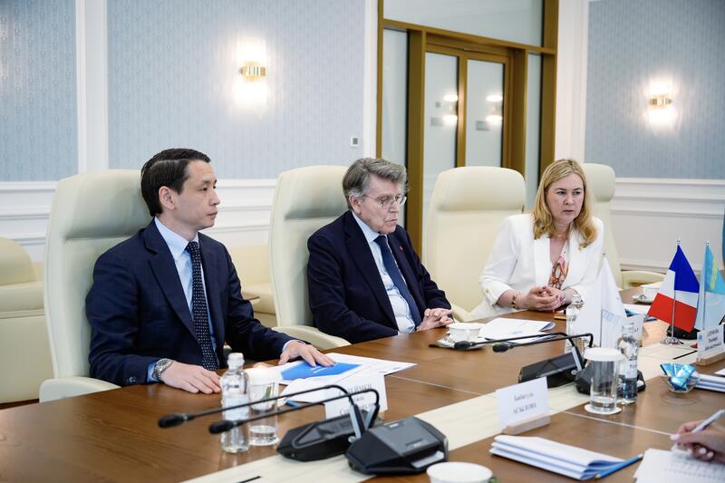 В Конституционном Суде обсудили развитие политико-правовых реформ Казахстана