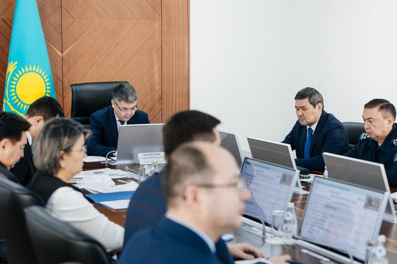 В Атырау состоялось совещание по вопросам экологии и озеленения