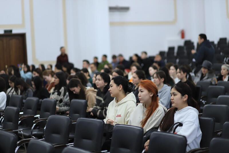 Число иностранных студентов в Алматы стабильно растет