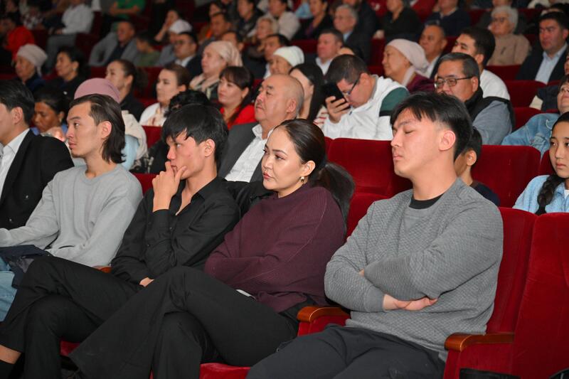 В Шымкенте был показан спектакль «Абай айтқан «Еңлік-Кебек»