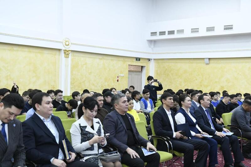 «Быть настоящим мужчиной - честь и ответственность»: в Астане прошел слет отцов