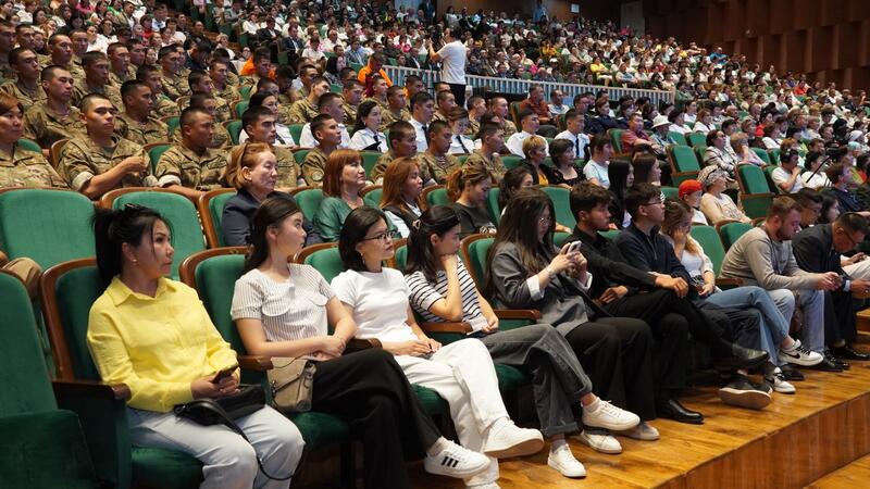 Конституция – прочная опора независимости страны