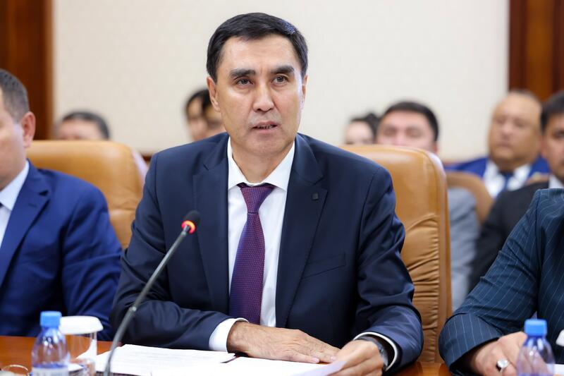 АППАРАТ ОТЫРЫСЫ: ӨЗЕКТІ МӘСЕЛЕЛЕР ҚАРАЛДЫ