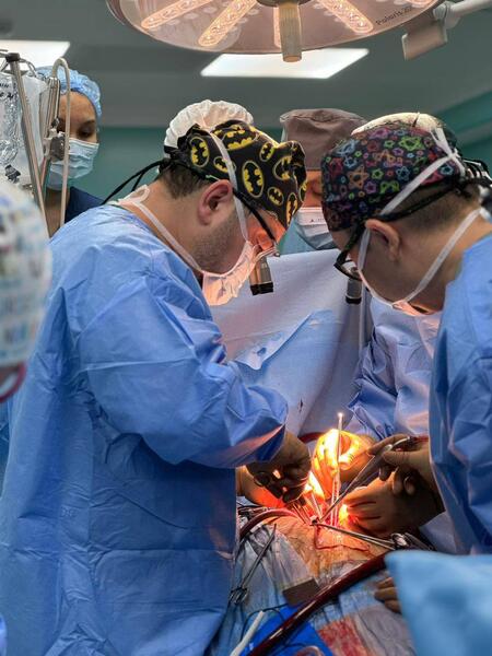 В НИИ КАРДИОЛОГИИ И ВНУТРЕННИХ БОЛЕЗНЕЙ УСПЕШНО ВЫПОЛНЕНА ТРЕТЬЯ В ЭТОМ ГОДУ ТРАНСПЛАНТАЦИЯ СЕРДЦА