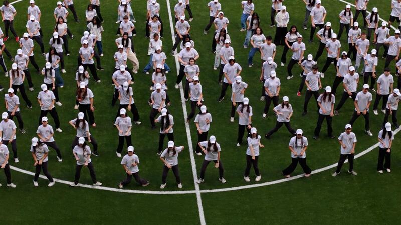 Молодёжь столицы провела необычный флешмоб ко Дню эколога