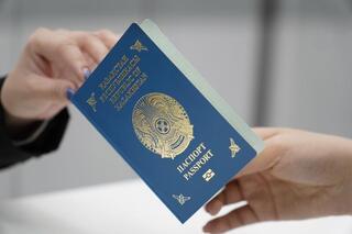 В 2023 году казахстанцы получили в ЦОНах более 2,6 млн паспортов и удостоверений личности
