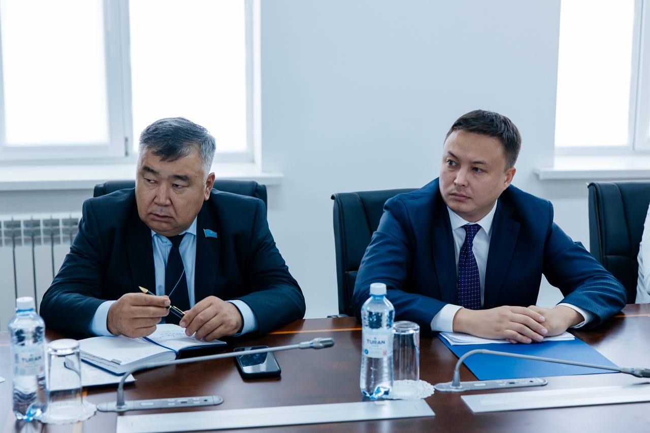 Болат Акчулаков принял граждан по личным вопросам
