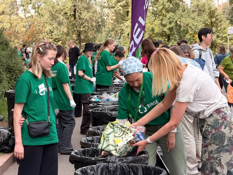 От сортировки до обмена: в Алматы прошла экологическая акция Recycle Бірге
