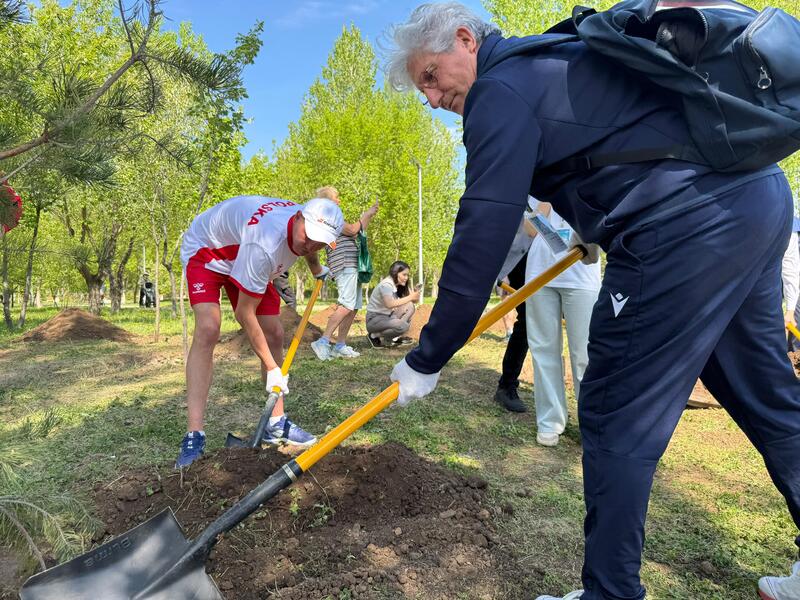 Экоакция в рамках Чемпионата мира VIRTUS: международные делегации высадили деревья в Астане