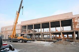 Здание железнодорожного вокзала в Семее модернизируется