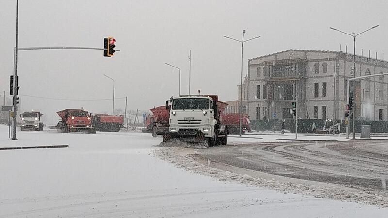 Свыше 1 тыс. единиц спецтехники задействовано в снегоуборочных работах днем в Астане