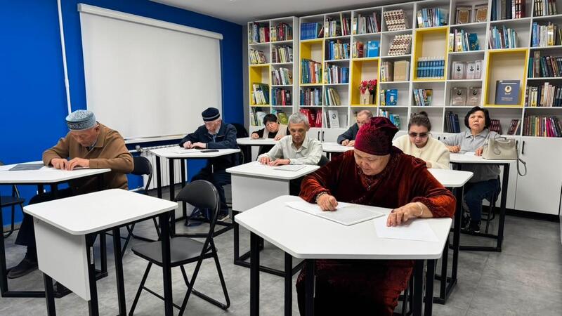 В столичной библиотеке прошел творческий конкурс для людей с нарушением зрения