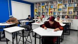 В столичной библиотеке прошел творческий конкурс для людей с нарушением зрения