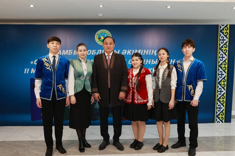 Ербол Карашукеев встретился с финалистами второго сезона «Ой шебері»