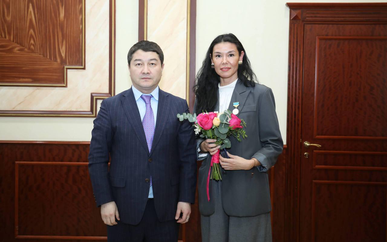 Аким Мангистауской области обсудил конституционные реформы РК с представителями культуры и СМИ