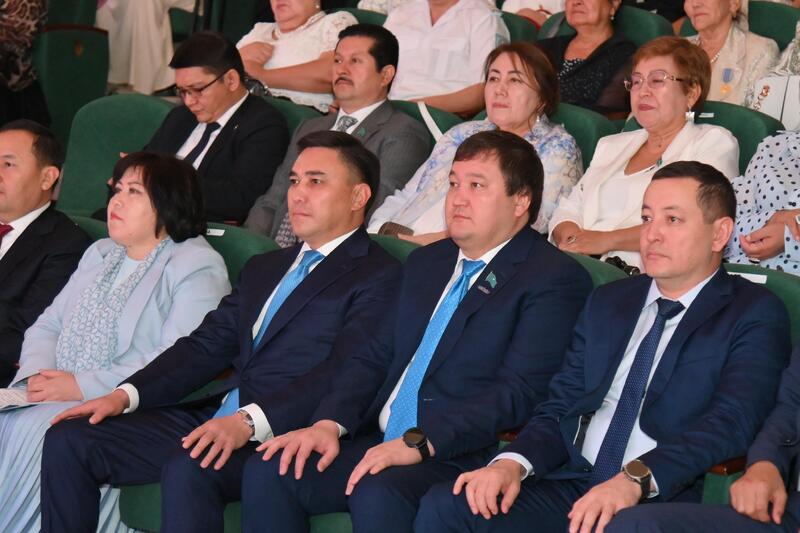 В ШЫМКЕНТЕ В НОВОМ УЧЕБНОМ ГОДУ ОБРАЗОВАНИЕМ ОХВАТЯТ БОЛЕЕ 405 ТЫСЯЧ ДЕТЕЙ