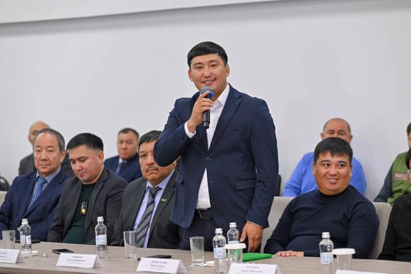 Айдарбек Сапаров обсудил с аграриями области Абай развитие АПК и меры господдержки